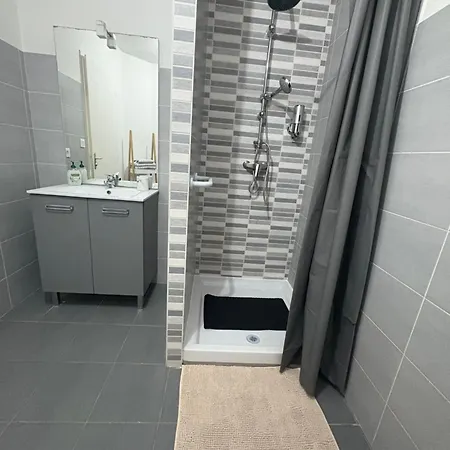בית נופש Maison Entiere Avec Jardin , Proche Bordeaux, Rocade Et Arkea Arena Bouliac