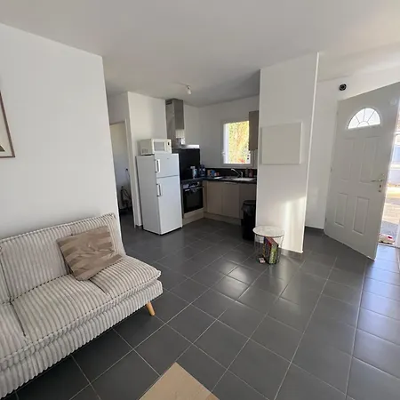 Maison Entiere Avec Jardin , Proche Bordeaux, Rocade Et Arkea Arena